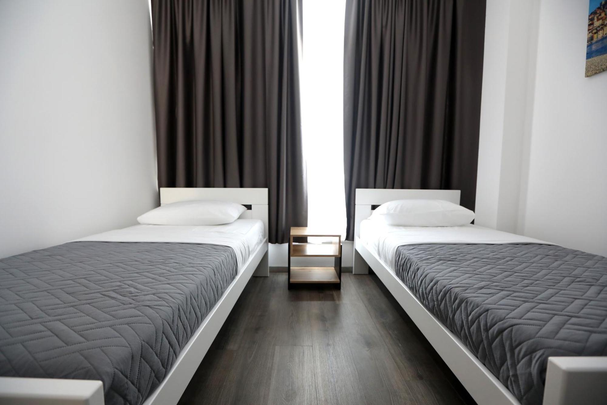 D R Apartments Sibenik Luaran gambar