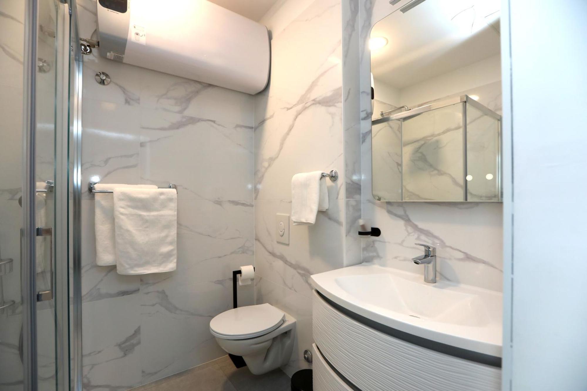 D R Apartments Sibenik Luaran gambar