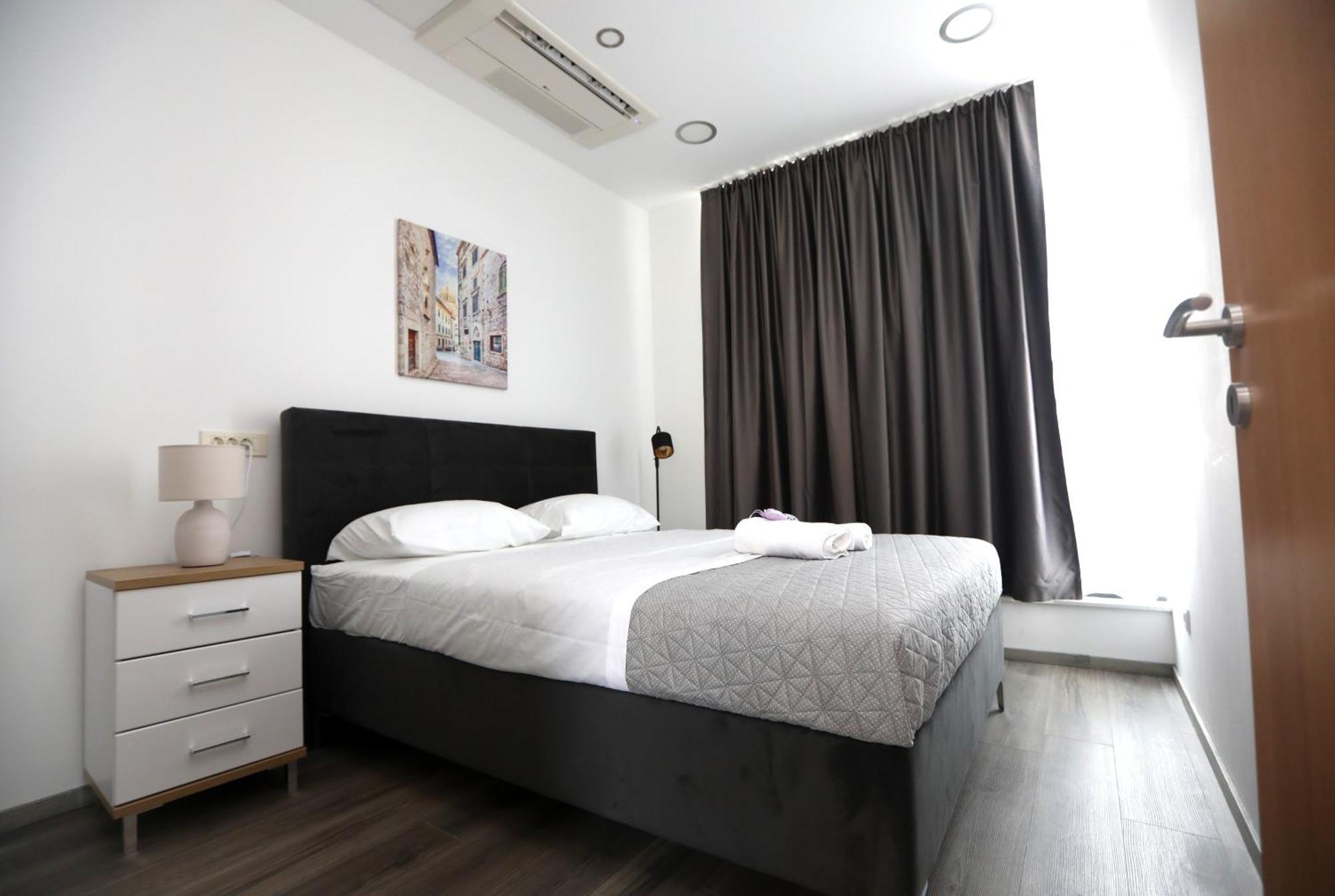 D R Apartments Sibenik Luaran gambar