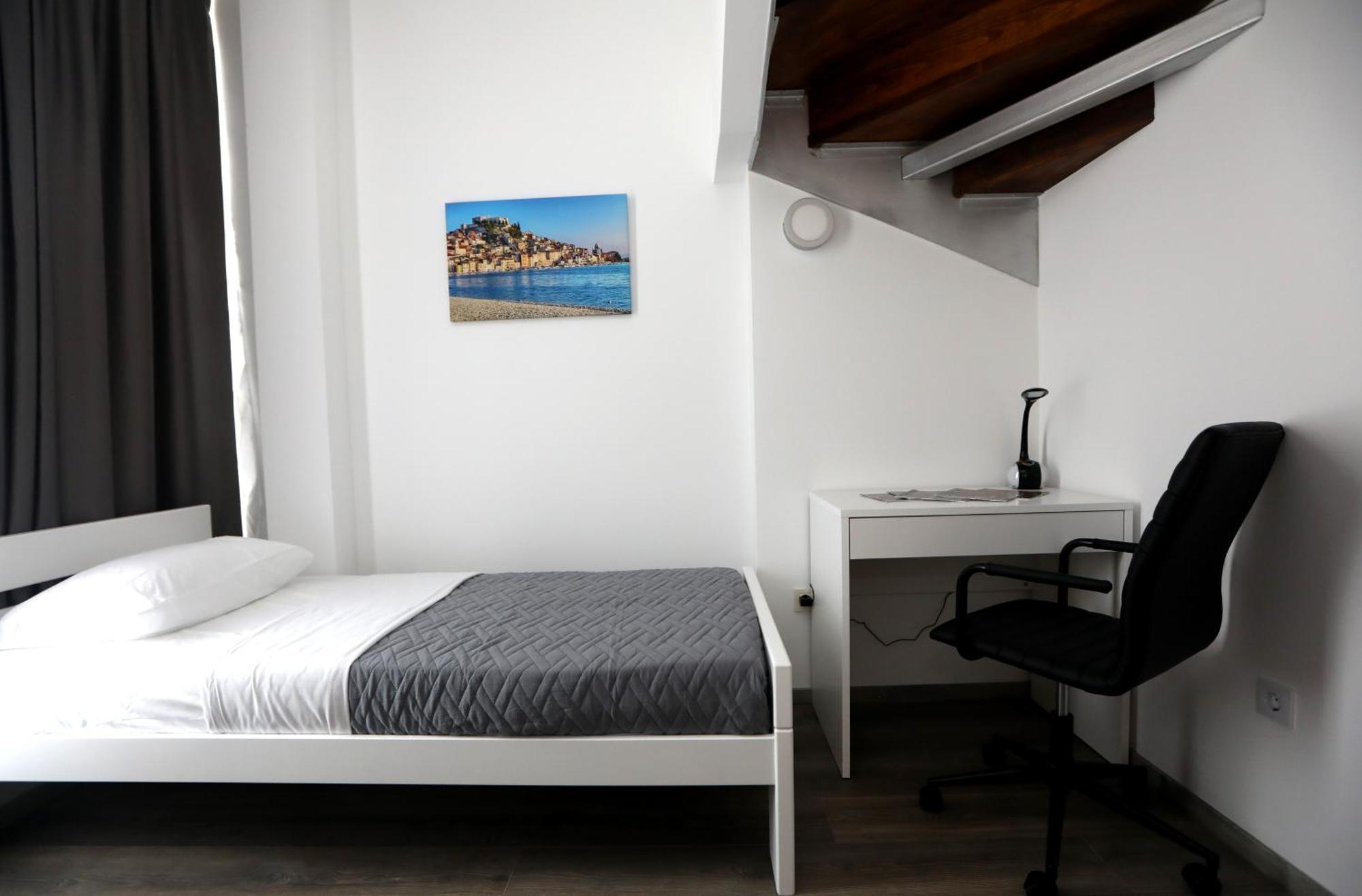 D R Apartments Sibenik Luaran gambar