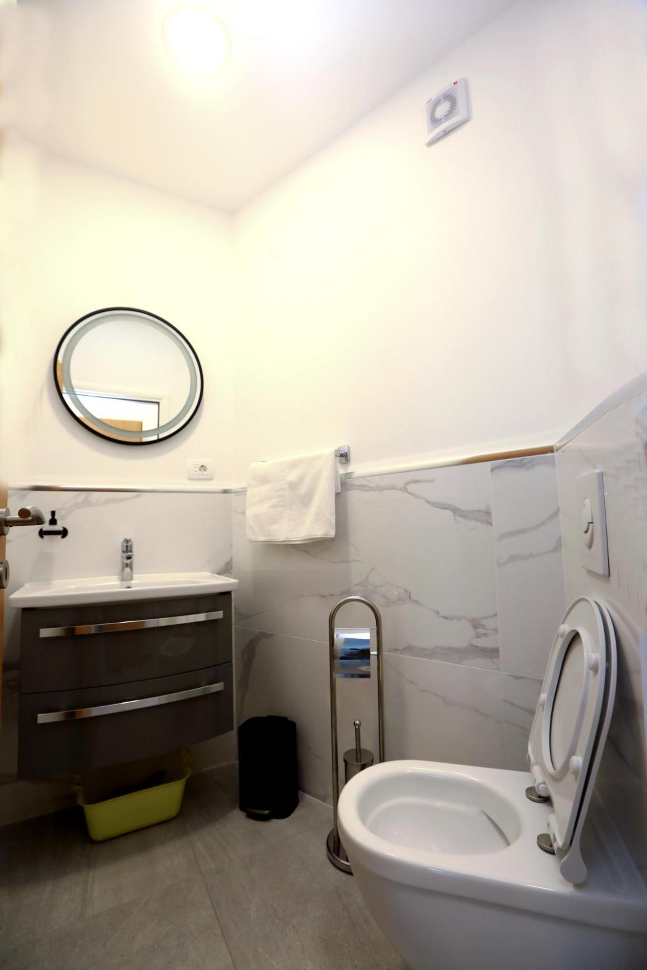 D R Apartments Sibenik Luaran gambar